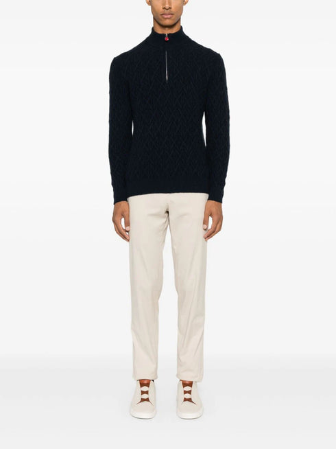 3D-knit sweater
